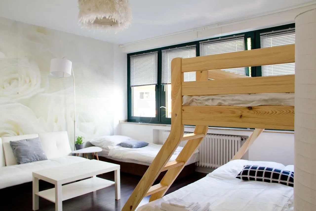 アパート **** Comfortable Studio **** Hansaring 19, Mediapark, Messe, Dom ケルン