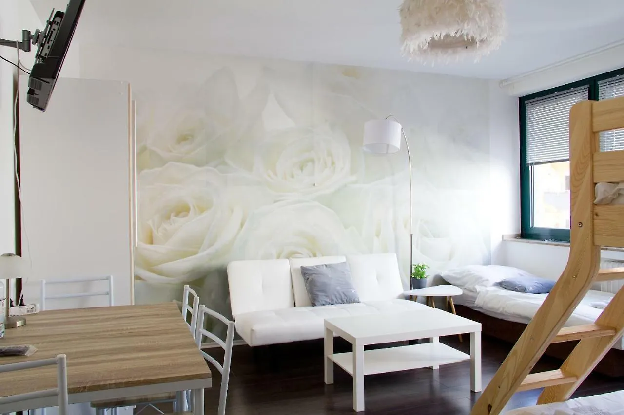 **** Comfortable Studio **** Hansaring 19, Mediapark, Messe, Dom ケルン