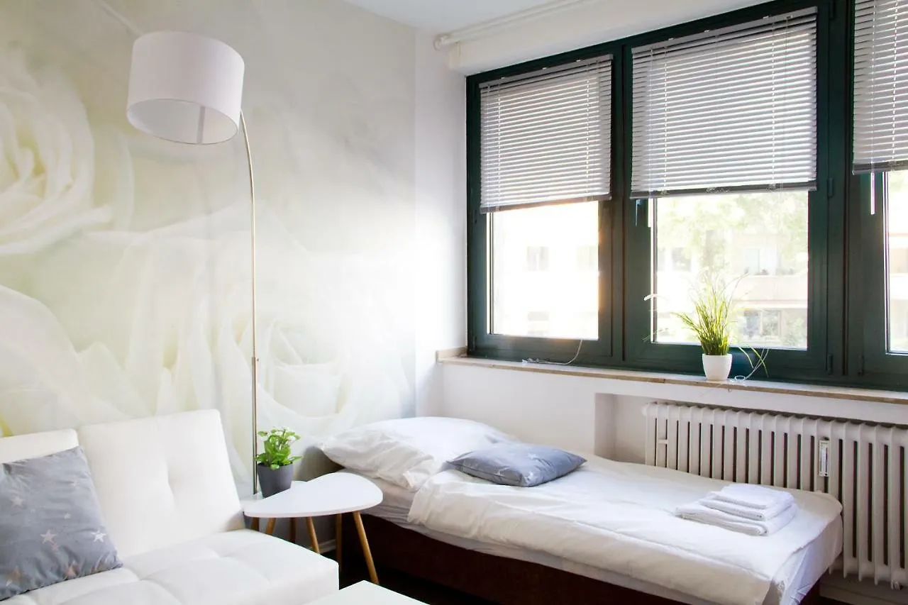 **** Comfortable Studio **** Hansaring 19, Mediapark, Messe, Dom ケルン 0*,  ドイツ